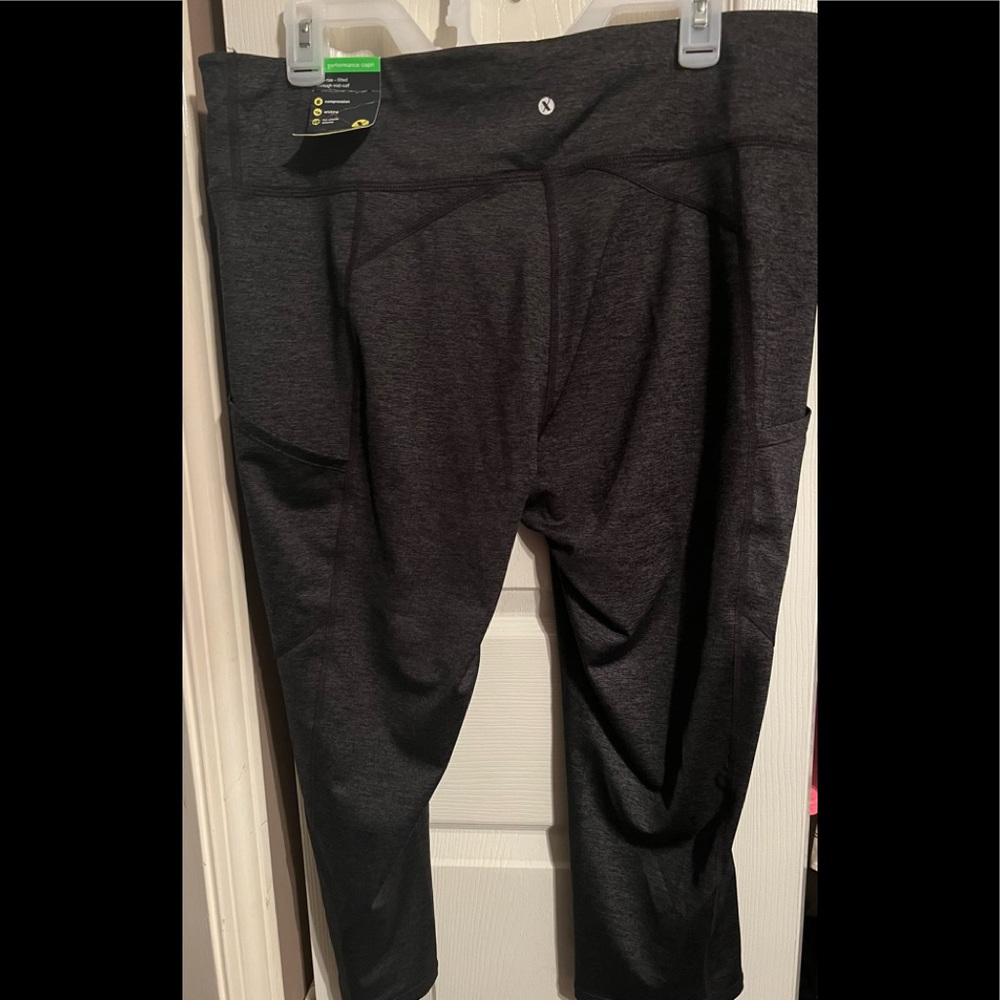 Dark heather gray capris leggings